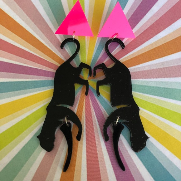 House Of Adornments Jewelry - ✨Killer acrylic panther Earrings total 80's vibes